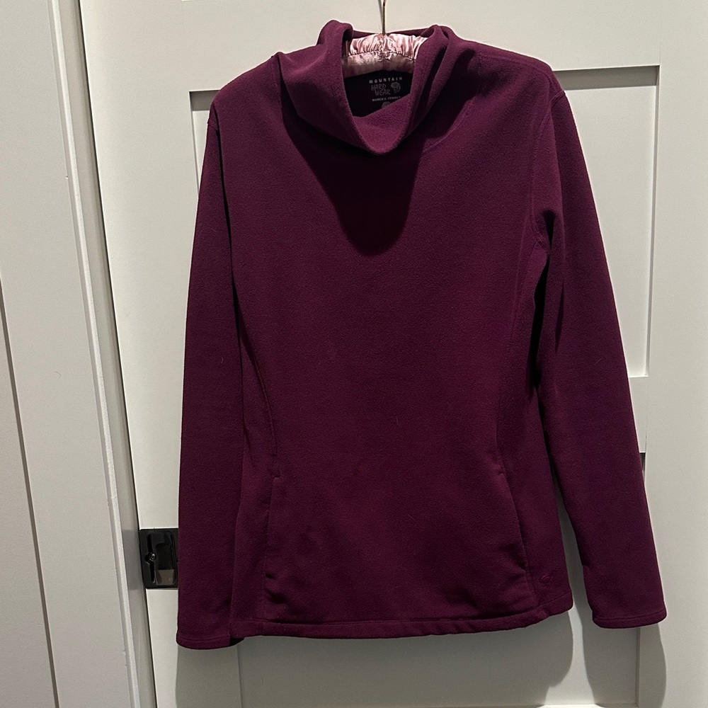 Mountain Hardware fleece tunic in beautiful maroon, SZ Small; 26” length